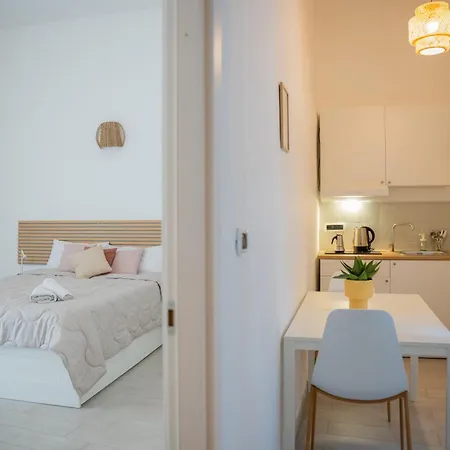 Cozy Historical Nest Апартаменты Неаполь